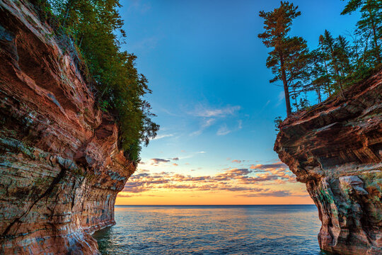 Michigan’s famed Pictured Rocks frame Lake Superior’s shoreline.